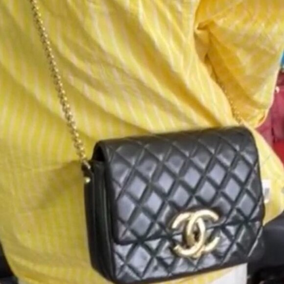 Rare Chanel 23P Mini Flap Black Calfskin Distressed Gold Cruise 2023 Microchip - Picture 8 of 16